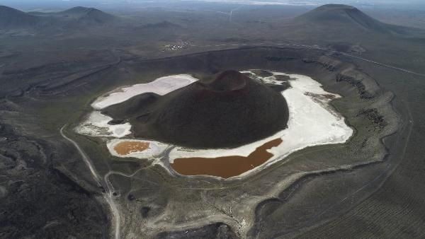 Dünyanın nazar boncuğu 'Meke Gölü' kurudu bir damla su kalmadı - Resim: 1