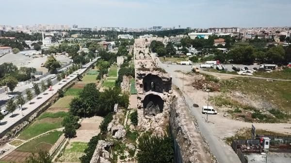 İstanbul'da korkutan görüntü! Her an çökebilir - Resim: 1
