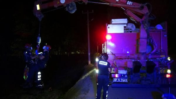 Antalya'da dereye düşen sarhoş kız bir saatte ikna edilerek kurtarıldı - Resim: 2