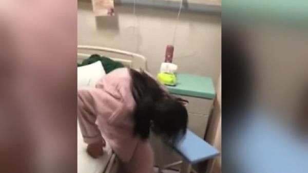 Çin'de 'katlanan kadın' 10 yılın ardından yeniden dik yürüyebilecek - Resim: 4