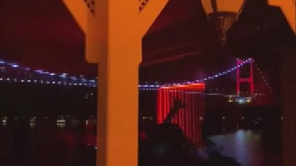 Pes dedirten görüntüler! Boğaz'a karşı 'korona' partisi - Resim: 1