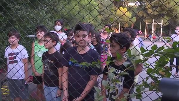 Bakan Hulusi Akar'dan İzmir'de çocukların asker selamına karşılık renkli görüntüler - Resim: 3