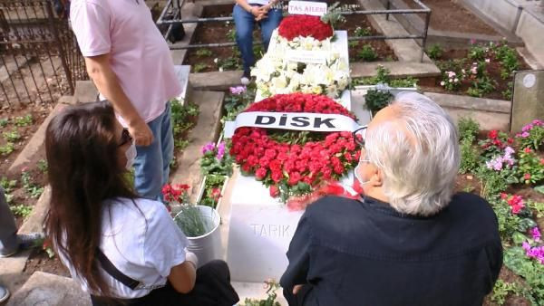 Tarık Akan mezarı başında anıldı! Rutkay Aziz rüyasında gördüklerini anlattı - Resim: 3