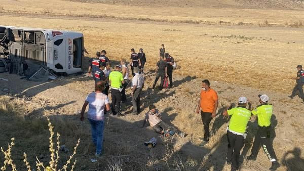 Aksaray'da yolcu otobüsü şarampole devrildi: 30 yaralı - Resim: 2
