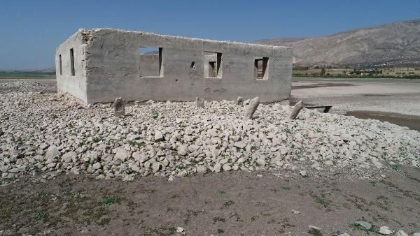 Sivas'ta sular çekilince ortaya çıktı Fatih Sultan Mehmet'ten kalma eserler - Resim: 3