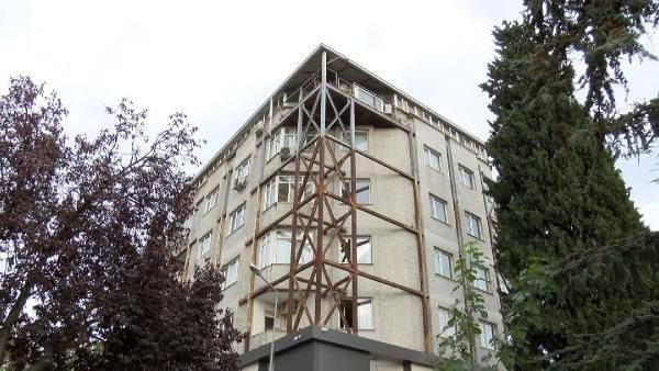 İstanbul'daki bu binaya bakan herkesin midesi bulanıyor! Çay bardağındaki kaşık oynamıyor - Resim: 3