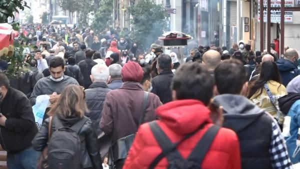 İstanbul'da koronavirüs salgını bitmez! Ne maske var ne mesafe - Resim: 3