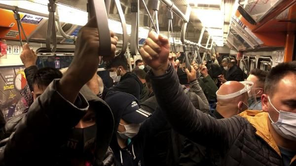Bu görüntü İstanbul'dan! Metro ve metrobüste yine 'sosyal mesafesiz' ulaşım - Resim: 2