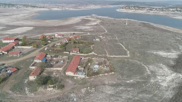 Eskişehir'de barajda sular çekildi! Ortaya çıkanlar görenleri şaşırttı - Resim: 1