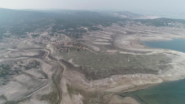 Eskişehir'de barajda sular çekildi! Ortaya çıkanlar görenleri şaşırttı - Resim: 4