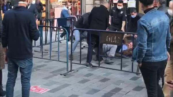İstiklal Caddesi'nde tekme tokat sosyal mesafe kavgası "Bir şeye kafam bozuktu" - Resim: 1
