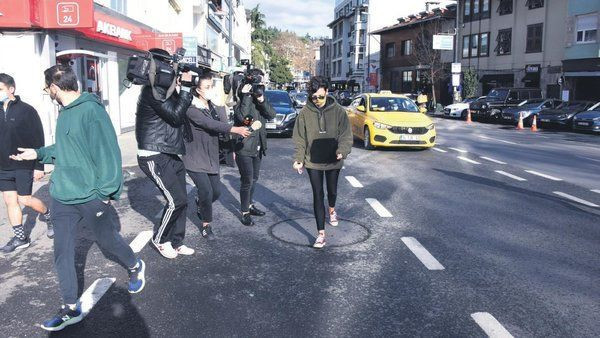 Deniz Bulutsuz 'bu sorular iyi olmuyor' dedi kameralara saldırdı! Ozan Güven darp etmişti - Resim: 4