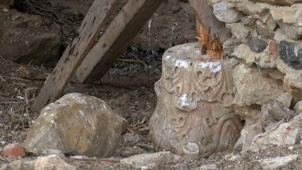 Defineciler 185 yıllık kiliseyi delik deşik etti! Kazılmadık yer bırakmadılar - Resim: 4