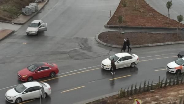 Başakşehir'de gündüz vakti şoke eden olay! Kadını zorla otomobile bindirmek istediler - Resim: 2