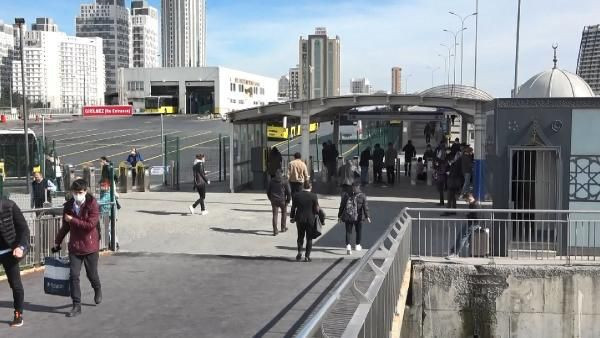 Beylikdüzü'nde hareketli saatler! HES kodu olmadığı için metrobüse alınmayan saldırganlar dehşet saçtı - Resim: 1