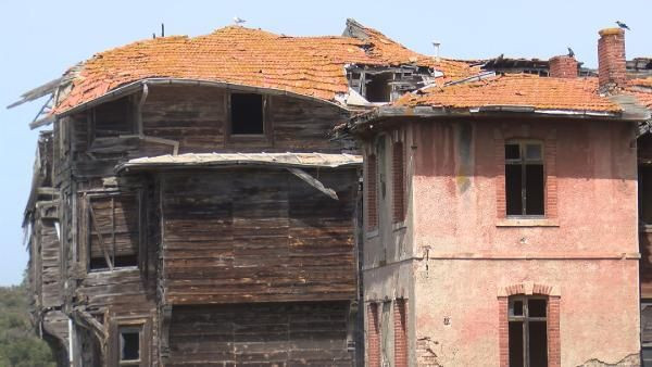 Büyükada Rum Yetimhanesi'nden ürperten görüntüler! Restorasyon başlamadı her an çökebilir - Resim: 4