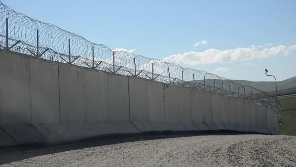 İran sınırında kaçak geçişlere karşı güvenlik üst seviyede! Kuş uçurtulmuyor - Resim: 1