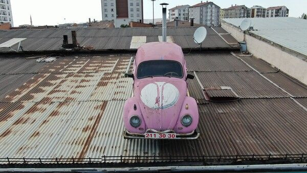 Sivas'ta çatıda görenler telefona sarıldı: Kesinlikle satmıyoruz - Resim: 4