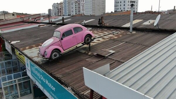 Sivas'ta çatıda görenler telefona sarıldı: Kesinlikle satmıyoruz - Resim: 3