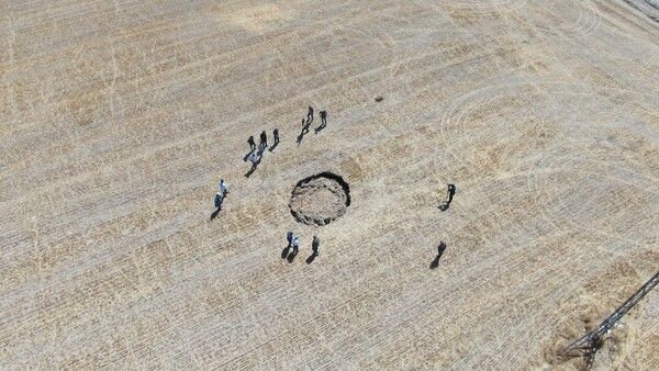 Ankara'da tarlada bir anda ortaya çıktı: Herkes korkmaya başladı - Resim: 2