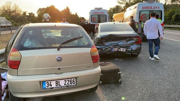 Kocaeli'de iki araç çarpıştı! Yaralı annenin feryatları yürek dağladı: Oğlunu aradı - Resim: 1