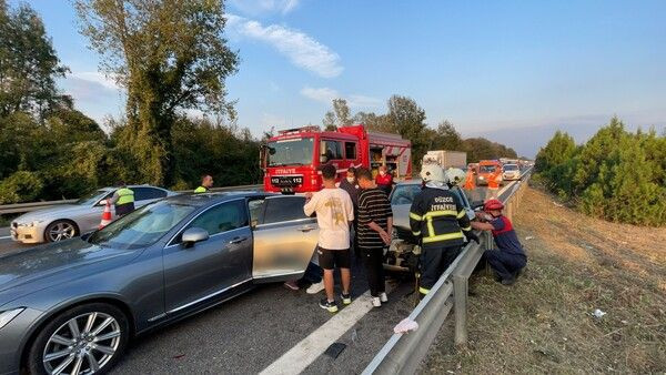 Kocaeli'de iki araç çarpıştı! Yaralı annenin feryatları yürek dağladı: Oğlunu aradı - Resim: 2