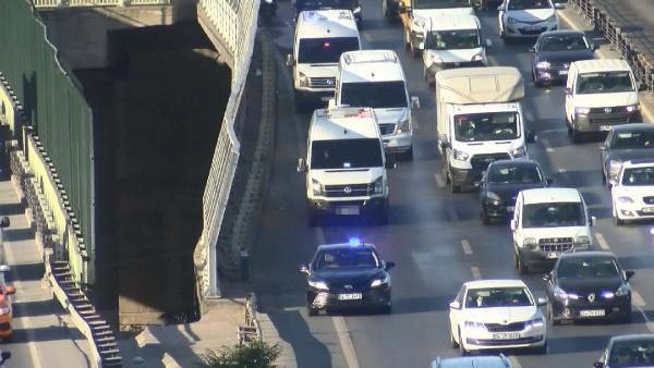 İstanbul'da sürücülerin yeni kabusu: Çakarlı minibüsler - Resim: 2