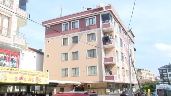 İstanbul'da vahşet! Karısını öldürüp başında bekledi - Resim: 1
