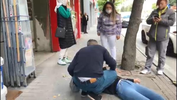 Eskişehir'de vahşet! Sevgilisini sokak ortasında dövdü yardım etmek isteyenlere saldırdı - Resim: 3