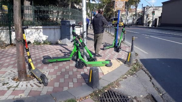 İstanbul'da kaldırımlarda Scooter'dan sonra moped işgali! Şikayet yağıyor - Resim: 1