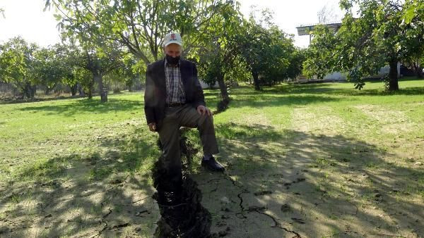 Aydın'da tarlaya gidince fark etti! Görenler şaştı kaldı: 2 metre... - Resim: 1