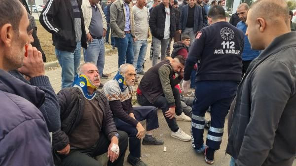 Adana'da kamyonet ile minibüs çarpıştı! 10 kişi yaralandı - Resim: 4