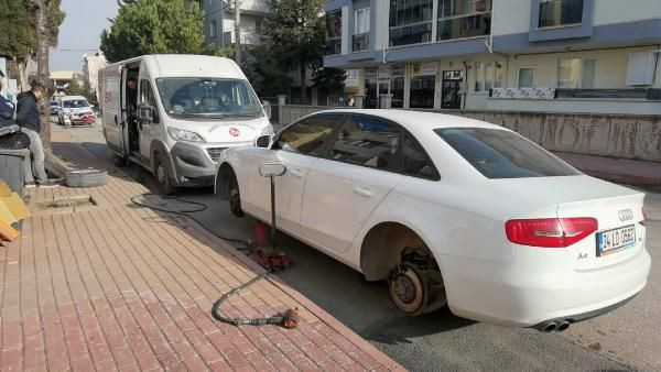 Bursa'da yaşandı! Sevgilisiyle tartıştı park halindeki araçların lastiklerini kesti - Resim: 1