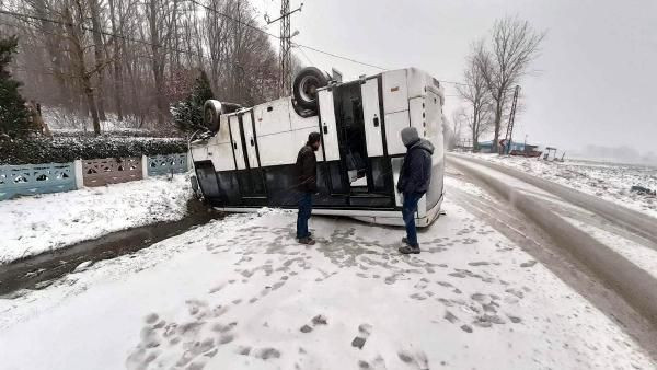 Tekirdağ'da fırtına ve kar etkili oluyor! Eğitim uçuşları ile deniz seferleri iptal edildi - Resim: 4