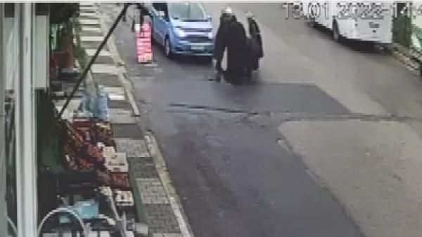 Maltepe’de arızalanan aracını kontrol ederken otobüs çarptı - Resim: 4