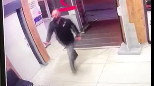 İstanbul Esenyurt'ta acil serviste bıçaklı saldırgan dehşeti - Resim: 1