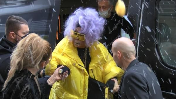 Yanına çağırıp 'seni yarın Hakkari'ye sürerler' deyip uyardı! Bülent Ersoy Anıtkabir sessizliğini bozdu: Gece yatarken... - Resim: 2