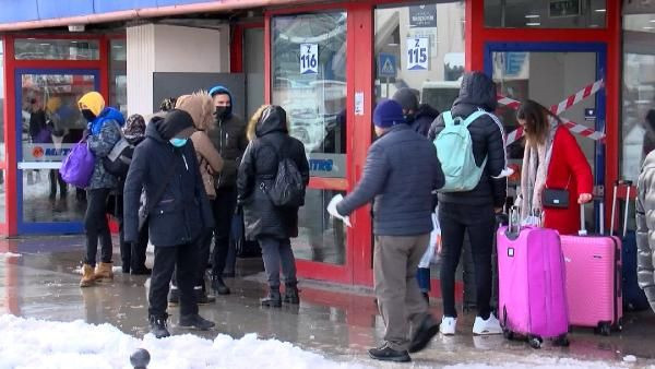 İstanbul'dan çıkış yasağı fırsatçılara yaradı! Otobüs yerine minibüs... - Resim: 3