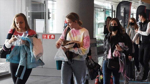 Savaştan kaçan Ukraynalı kadınlara fuhuş tuzağı! Fuhuş çeteleri sınırda Ukraynalı kadınları kandırıyor - Resim: 3