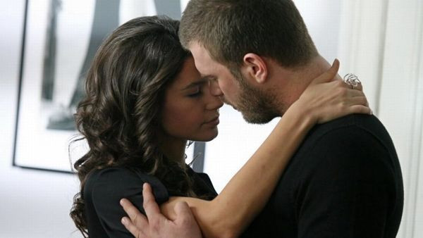 Setten ilk görüntüler geldi! Kıvanç Tatlıtuğ ve Beren Saat 12 yıl aradan sonra Şile'de buluştu - Resim: 2