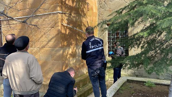 Edirne'de imamın dikkati hırsızlığı önledi! Panikle zarar verip kayıplara karıştı - Resim: 0