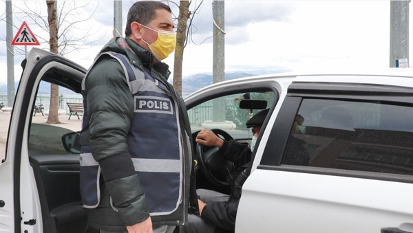 Kocaeli'de polisi çileden çıkardı: Aklımızla mı oynamaya çalışıyorsunuz? - Resim: 1