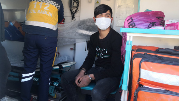 Aksaray'da boğazını kesti sırtından bıçakladı! 400 paketi bakın nereye sakladılar - Resim: 2