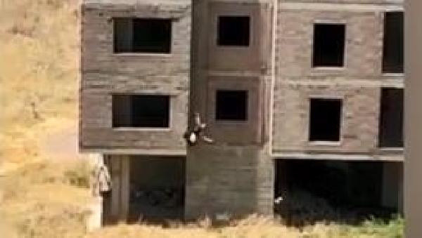 Dehşet anları görüntülendi! 6 katlı binanın çatısından atlayan İrem hayatını kaybetti - Resim: 0