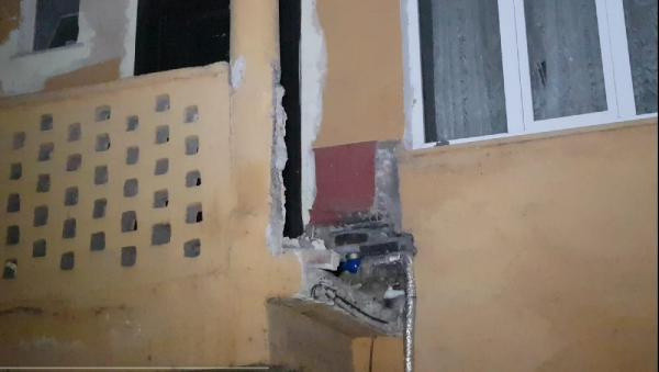 Karabük'te balkon keyfinin sonu kötü bitti! Hastanelik oldular - Resim: 0