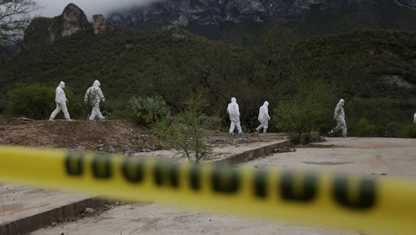 Meksika'da toplu mezar bulundu! 50’den fazla ceset çıktı: Yola çivi dökülmüş - Resim: 0