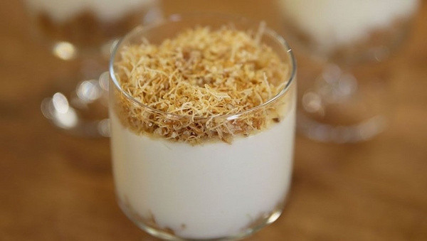 Tadını alınca misafirlerinize ikram etmekten vazgeçip hepsini yiyeceğiniz muhallebi tarifi - Resim: 0