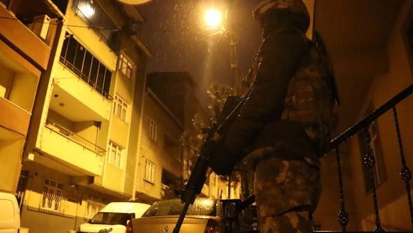 İstanbul'da sokak satıcılarına şafak baskını: 40 gözaltı - Resim: 1