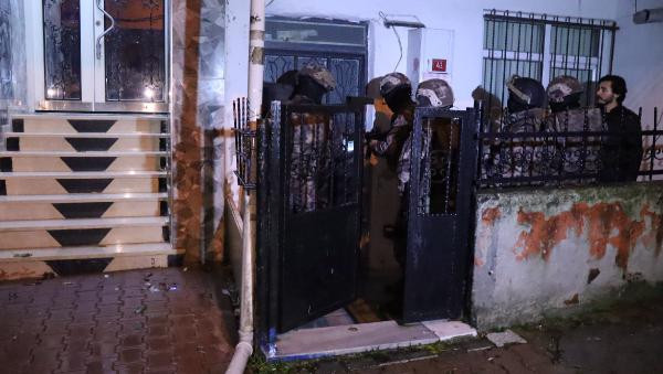 İstanbul'da sokak satıcılarına şafak baskını: 40 gözaltı - Resim: 3