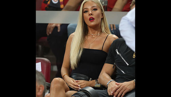 Galatasaray maçına damga vuran güzel! - Resim: 2